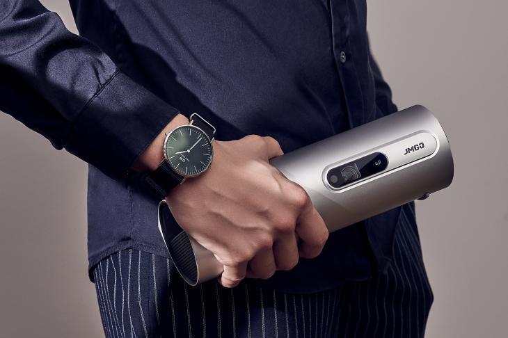 用心造好物 坚果P3荣膺两大工业设计奖 为你打造精致智能移动影院